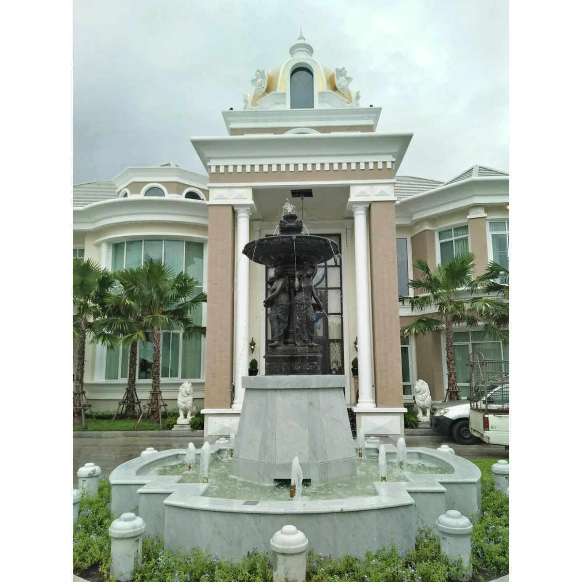 Four Seasons Lion Head Fountain