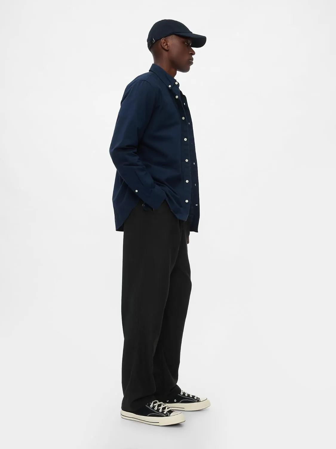 GAP Men's Relaxed Pleated Dress Pant