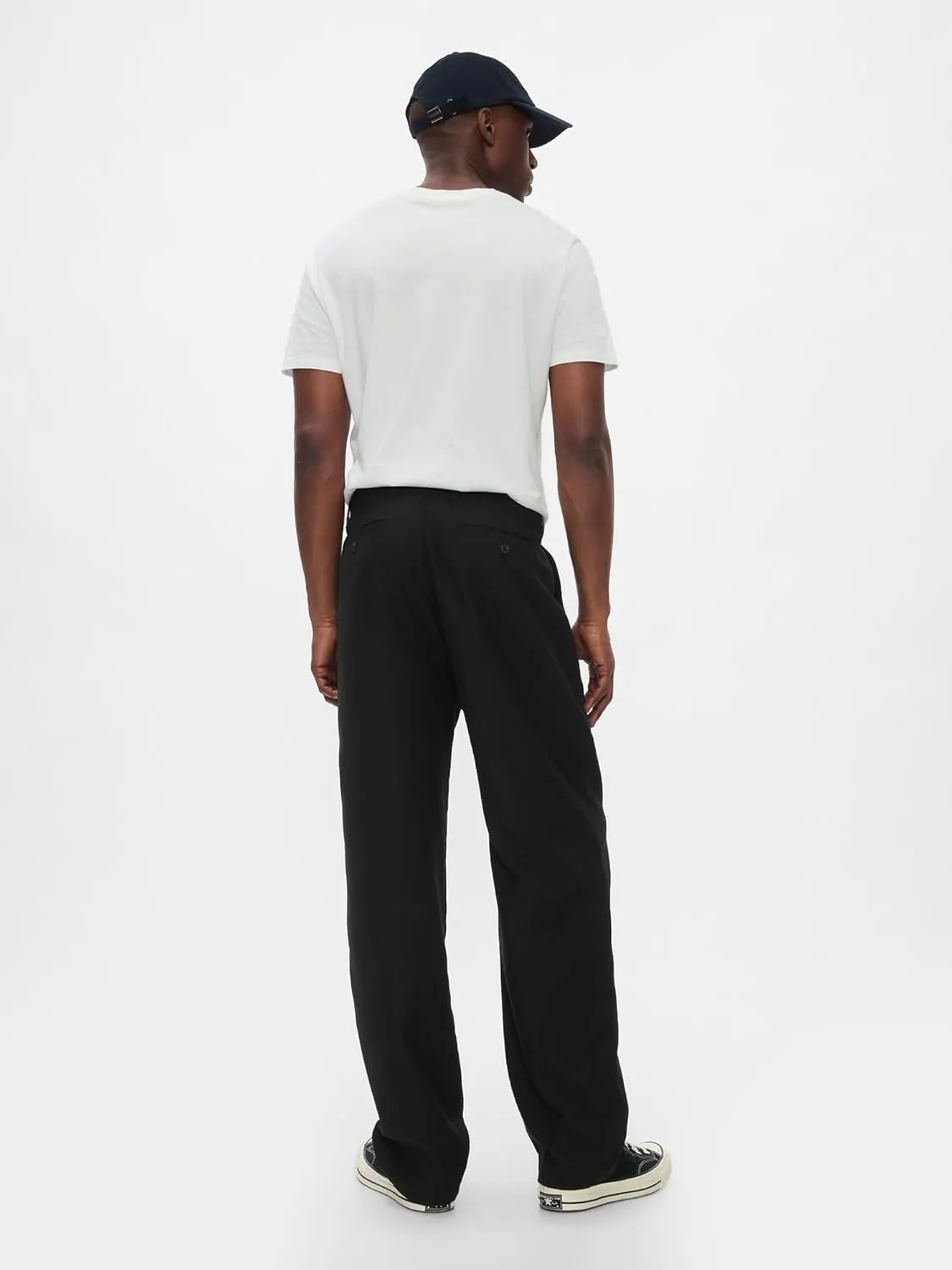 GAP Men's Relaxed Pleated Dress Pant