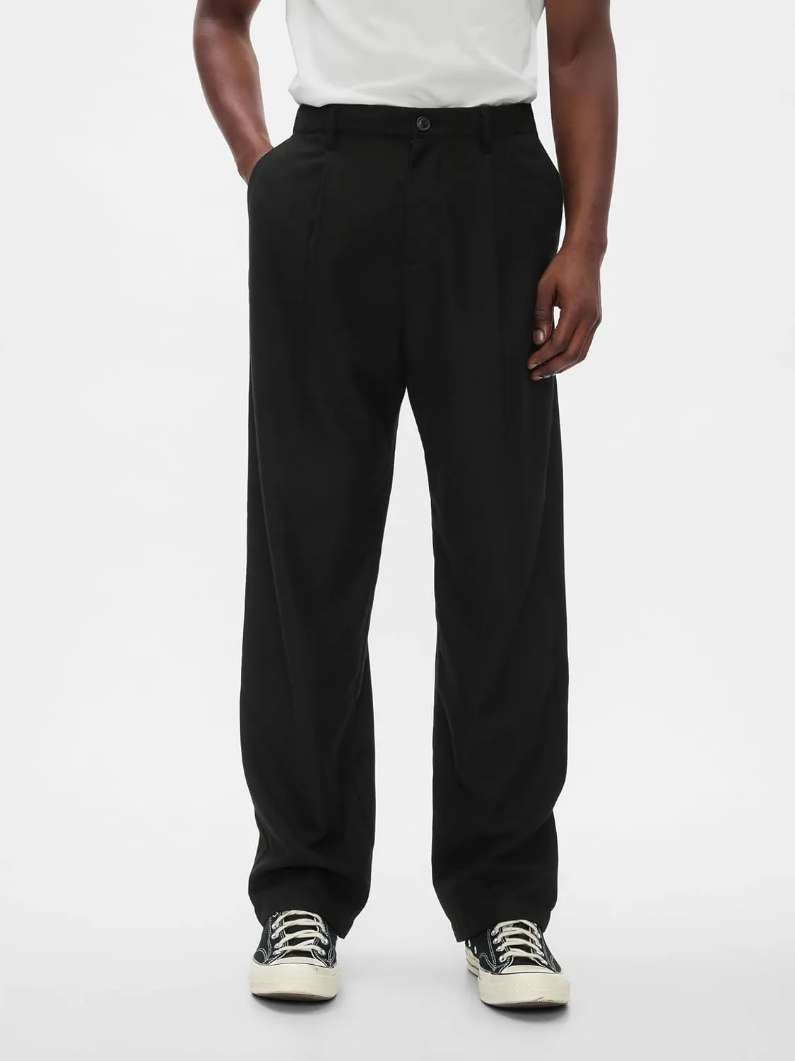 GAP Men's Relaxed Pleated Dress Pant